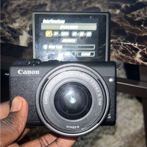 Canon eos m200 digital camera